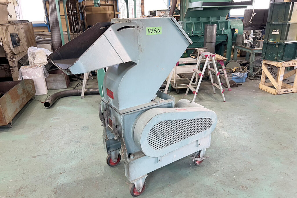 ダイコー精機社製　中古プラスチック粉砕機　【DAS-28】　【5馬力3.7kW】