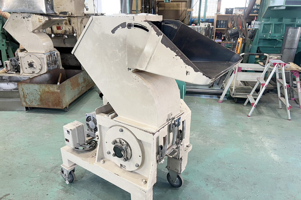 ダイコー精機社製　中古プラスチック粉砕機　【DAS-28】　【5馬力3.7kW】