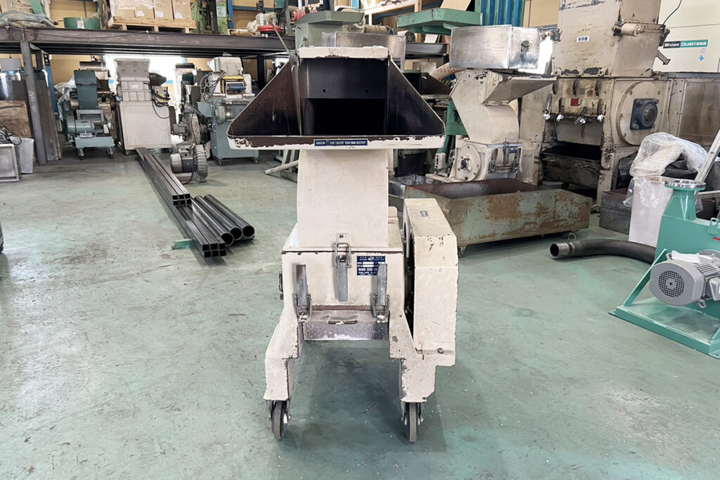 ダイコー精機社製　中古プラスチック粉砕機　【DAS-28】　【5馬力3.7kW】　正面画像