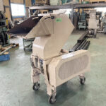ダイコー精機社製　中古プラスチック粉砕機　【DAS-28】　【5馬力3.7kW】　側面画像のサムネイル