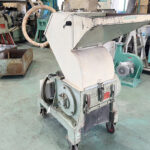 ダイコー精機社製　中古プラスチック粉砕機　【DAS-36】　【7.5馬力5.5kW】　側面画像のサムネイル