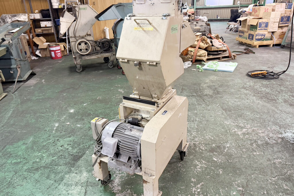 ダイコー精機社製　中古プラスチック粉砕機　【DAS-28】　【5馬力3.7kW】　背面画像