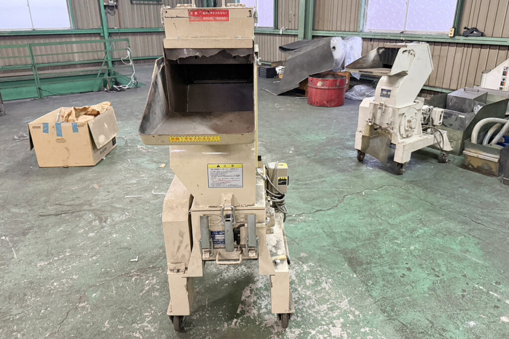 ダイコー精機社製　中古プラスチック粉砕機　【DAS-28】　【5馬力3.7kW】　正面画像
