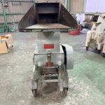 ダイコー精機社製　中古プラスチック粉砕機　【DAS-28】　【5馬力3.7kW】　正面画像のサムネイル