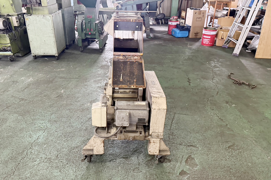 ダイコー精機社製　中古プラスチック粉砕機　【DAS-20】　【3馬力2.2kW】　背面画像