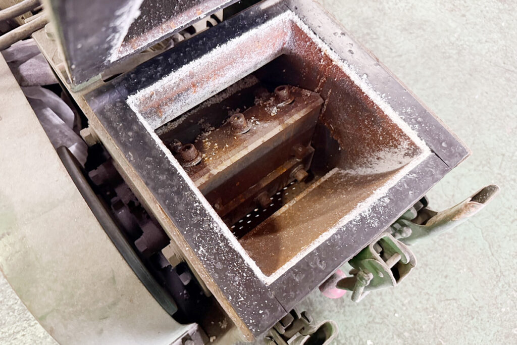 ダイコー精機社製　中古プラスチック粉砕機　【DAS-20】　【3馬力2.2kW】　刃部画像
