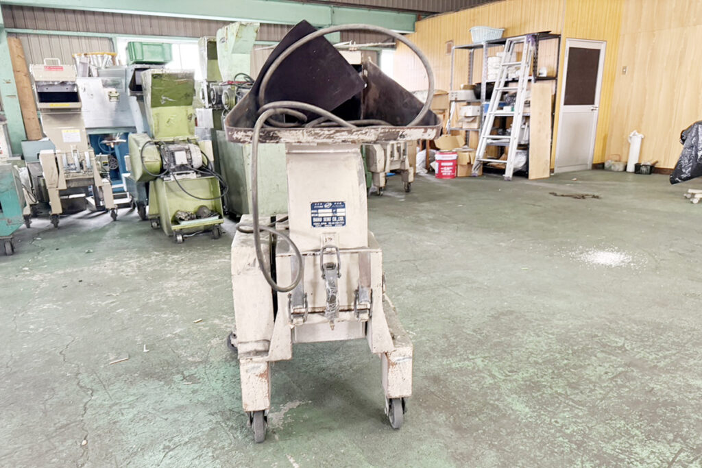 ダイコー精機社製　中古プラスチック粉砕機　【DAS-20】　【3馬力2.2kW】　正面画像