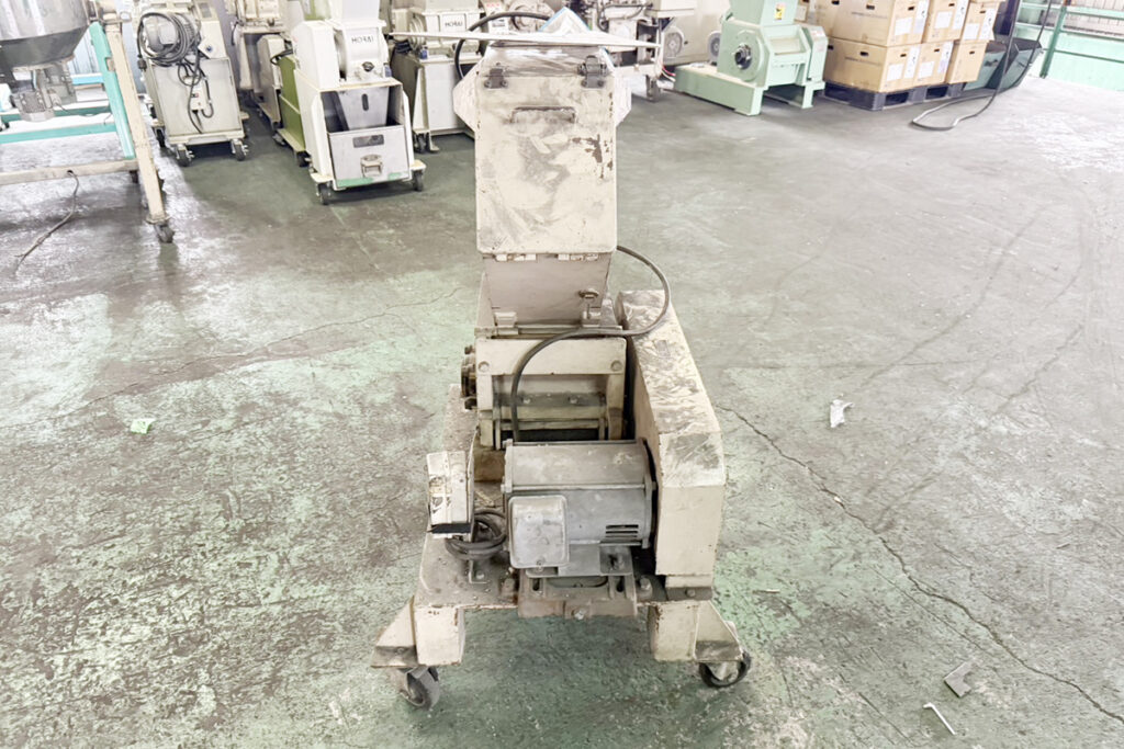 ダイコー精機社製　中古プラスチック粉砕機　【DAS-20】　【3馬力2.2kW】　背面画像