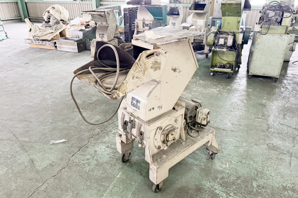 ダイコー精機社製　中古プラスチック粉砕機　【DAS-20】　【3馬力2.2kW】　側面画像