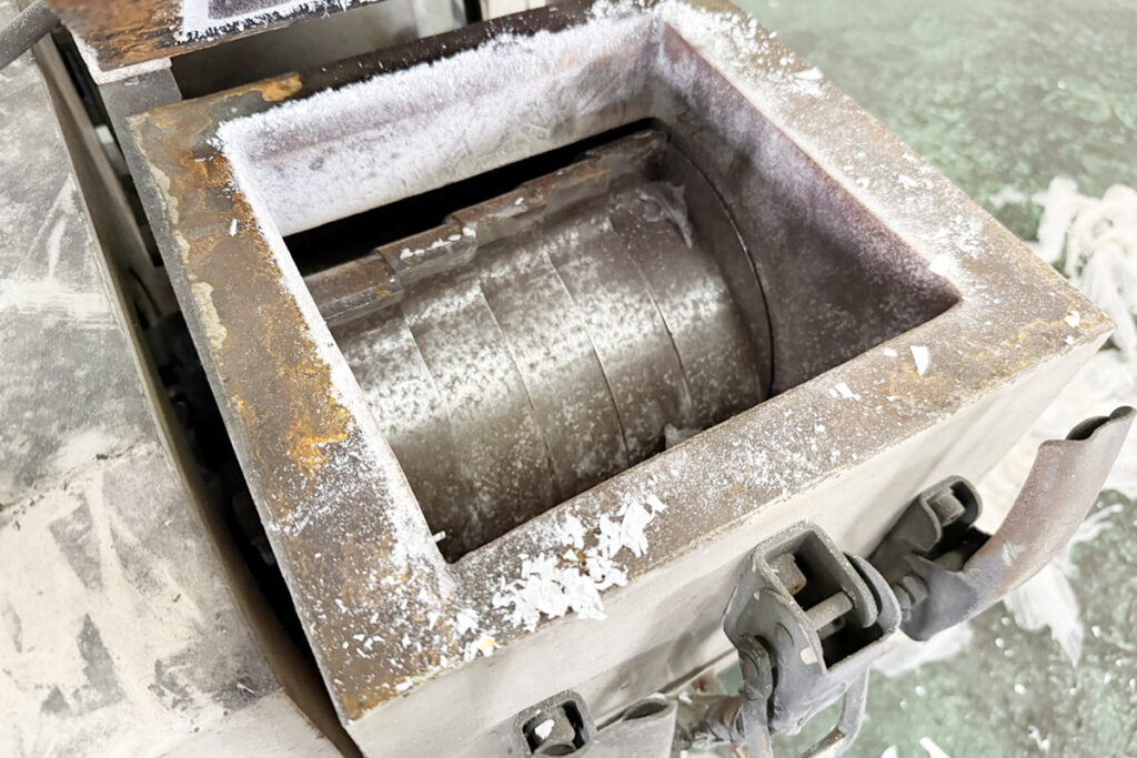 ダイコー精機社製　中古プラスチック粉砕機　【DAS-20】　【3馬力2.2kW】　刃部画像