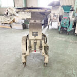 ダイコー精機社製　中古プラスチック粉砕機　【DAS-20】　【3馬力2.2kW】　正面画像のサムネイル