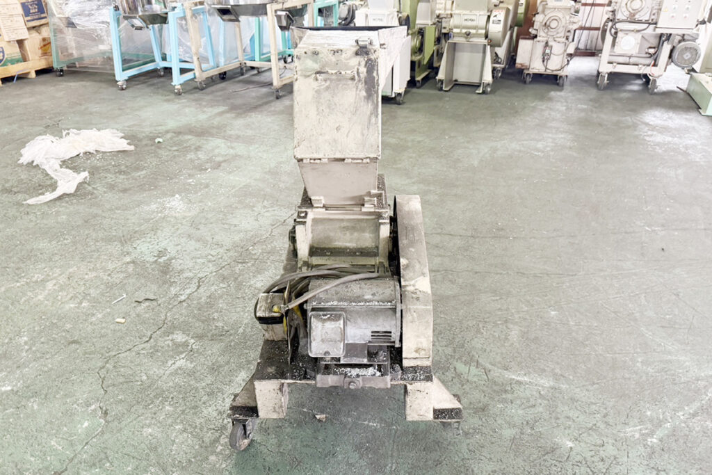ダイコー精機社製　中古プラスチック粉砕機　【DAS-20】　【3馬力2.2kW】　背面画像
