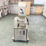 ホーライ社製　中古プラスチック粉砕機　【P-1314】　【1馬力0.75kW】　背面画像のサムネイル
