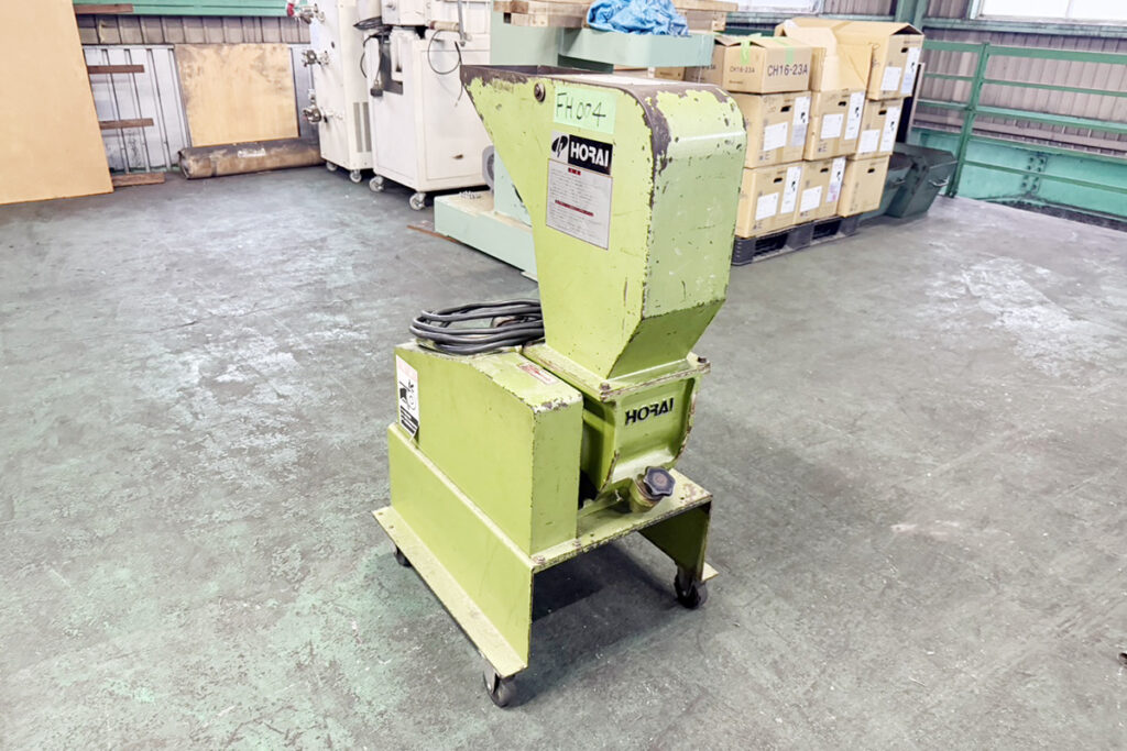 ホーライ社製　中古プラスチック粉砕機　【P-1314】　【1馬力0.75kW】　側面画像
