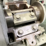 ホーライ社製　中古プラスチック粉砕機　【UP-140】　【3馬力2.2kW】　刃部画像のサムネイル