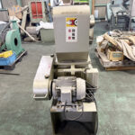 ホーライ社製　中古プラスチック粉砕機　【P-1328】　【2馬力1.5kW】　背面画像のサムネイル