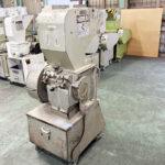 ホーライ社製　中古プラスチック粉砕機　【V-210（VC-210）】　【3馬力2.2kW】　側面画像のサムネイル