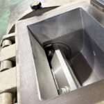 ホーライ社製　中古プラスチック粉砕機　【V-210（VC-210）】　【3馬力2.2kW】　刃部画像2のサムネイル
