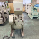 ホーライ社製　中古プラスチック粉砕機　【V-210（VC-210）】　【3馬力2.2kW】　背面画像のサムネイル