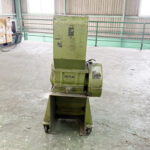 ホーライ社製　中古プラスチック粉砕機　【UC-210（U-210）】　【3馬力2.2kW】　背面画像のサムネイル