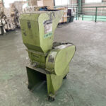 ホーライ社製　中古プラスチック粉砕機　【UC-210（U-210）】　【3馬力2.2kW】　側面画像のサムネイル