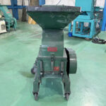 ダイコー精機社製　中古プラスチック粉砕機　【DAS-28】　【5馬力3.7kW】　正面画像のサムネイル