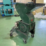 ダイコー精機社製　中古プラスチック粉砕機　【DAS-28】　【5馬力3.7kW】　側面画像2のサムネイル