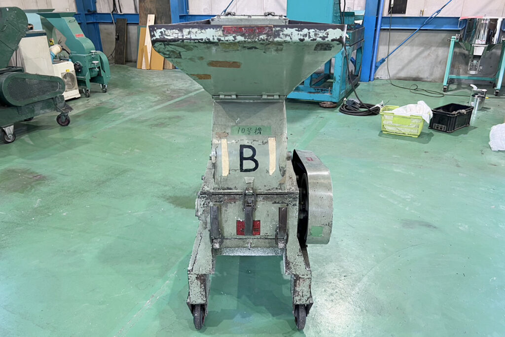 ダイコー精機社製　中古プラスチック粉砕機　【DAS-28】　【5馬力3.7kW】　正面画像