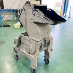 ダイコー精機社製　中古プラスチック粉砕機　【DAS-28】　【5馬力3.7kW】　側面画像のサムネイル