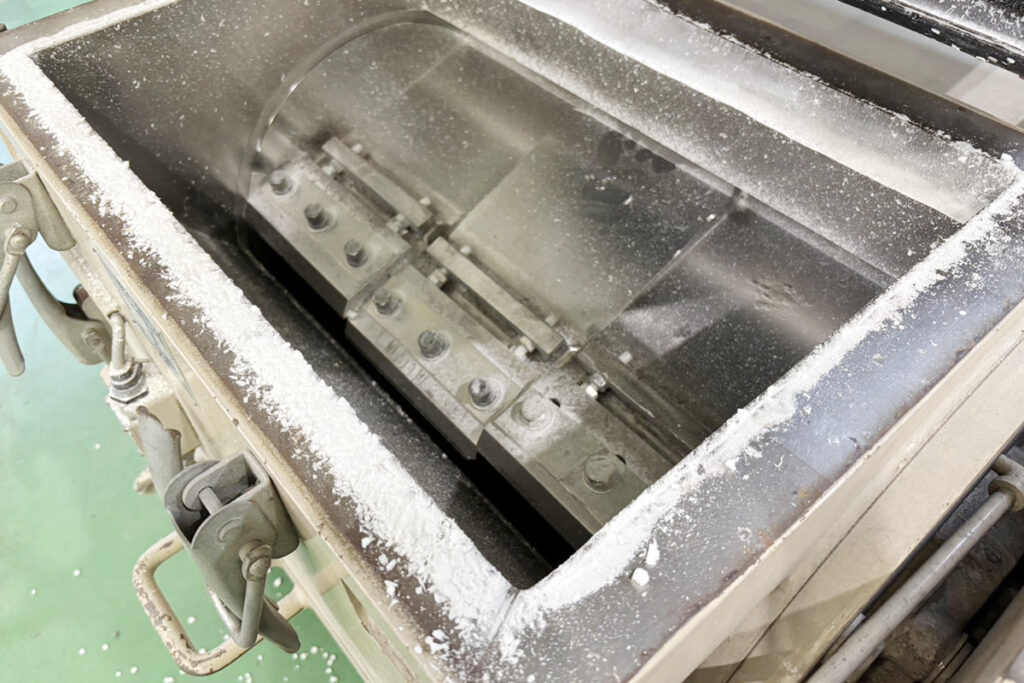 ダイコー精機社製　中古プラスチック粉砕機　【DAS-54】　【20馬力15kW】　刃部画像2