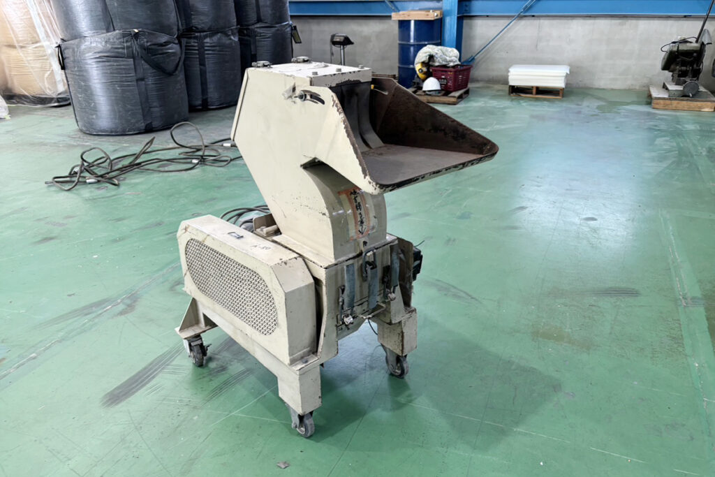 ダイコー精機社製　中古プラスチック粉砕機　【DAS-20】　【3馬力2.2kW】