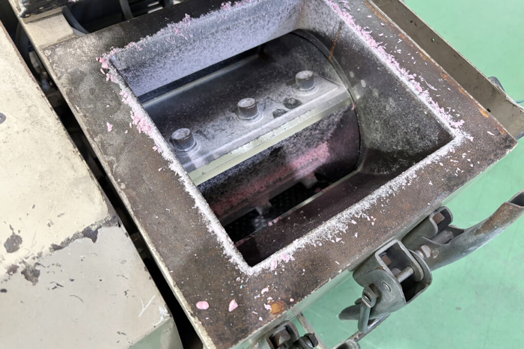 ダイコー精機社製　中古プラスチック粉砕機　【DAS-20】　【3馬力2.2kW】　刃部画像