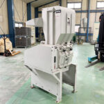 ホーライ社製　中古プラスチック粉砕機　【V-420（VC-420）】　【15馬力11kW】　側面画像のサムネイル