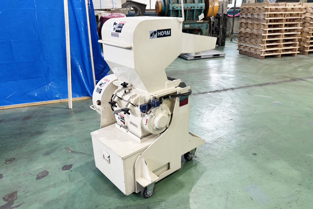 ホーライ社製　中古プラスチック粉砕機　【V-360（VC-360）】　【5馬力3.7kW】