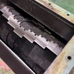 タナカ社製　中古プラスチック粉砕機　【MF35-560】　【30馬力22kW】　刃部画像2のサムネイル